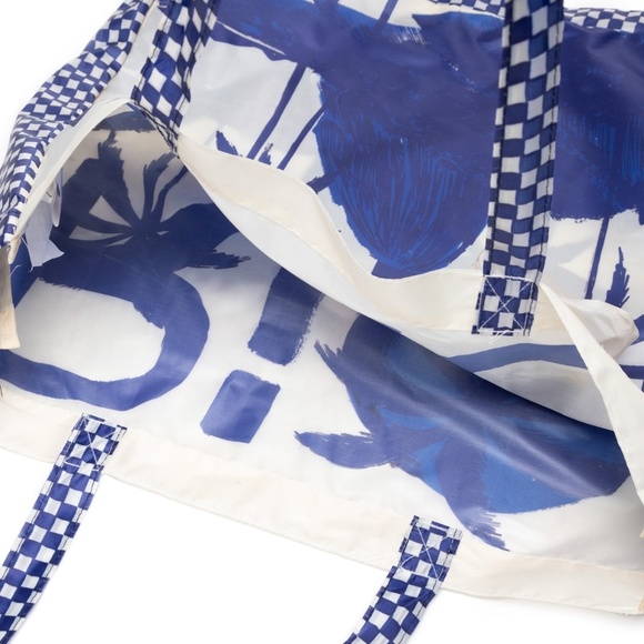 🌿 Farm Rio Eco Bag – Foldable Keychain! 🌿 - Picture 3 of 7